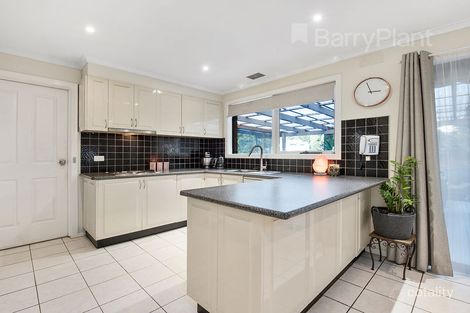 Property photo of 5 Avoca Way Wantirna South VIC 3152