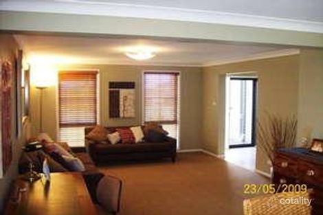 Property photo of 10 Drayton Crescent Thornton NSW 2322