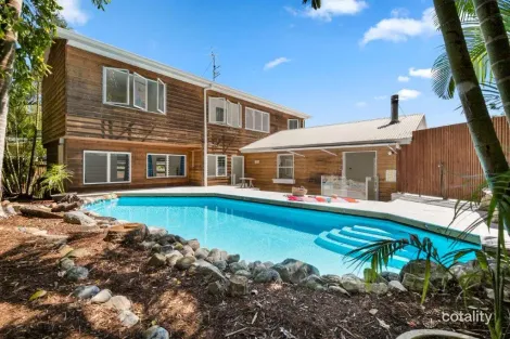 9 David St, Noosa Heads, QLD 4567