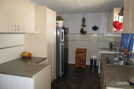 Property photo of 14 Heather Street Silkstone QLD 4304