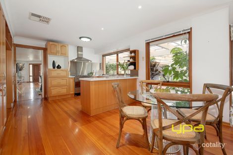 Property photo of 2 Villa Walk Werribee VIC 3030