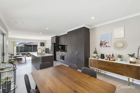 Property photo of 17 Helen Circuit Googong NSW 2620