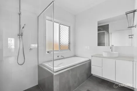 Property photo of 21 Edge Drive Yarrabilba QLD 4207