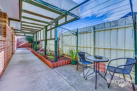 2/43 Pecks Rd, Sydenham, VIC 3037