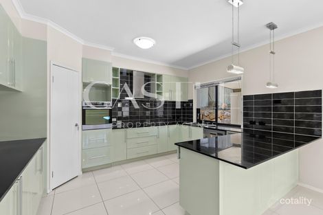 Property photo of 4 Leonardo Close Eight Mile Plains QLD 4113