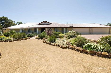 9 Frances Gregory Dr, Bedfordale, WA 6112