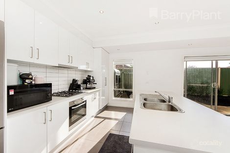 Property photo of 2/31 Leslie Street St Albans VIC 3021