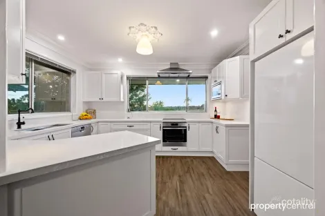 Property photo of 63 Parklands Avenue Leonay NSW 2750