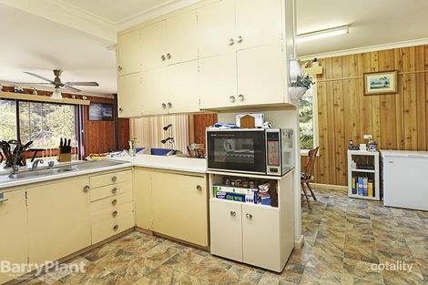 Property photo of 4 Macarthur Avenue Hamlyn Heights VIC 3215