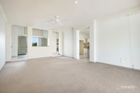 Property photo of 37 John Dalley Drive Helensvale QLD 4212