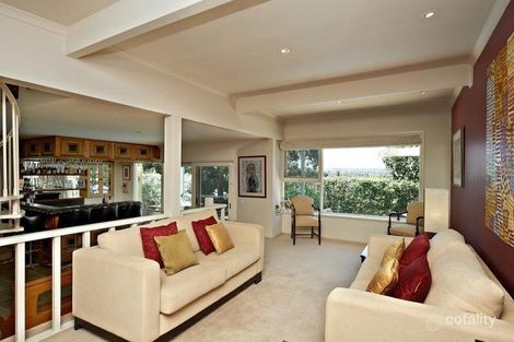 Property photo of 18 Castella Street Ivanhoe East VIC 3079
