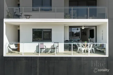 Property photo of 102/3-5 Spinnaker Drive Sandstone Point QLD 4511