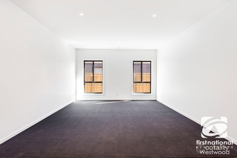 Property photo of 5 Bonang Road Werribee VIC 3030