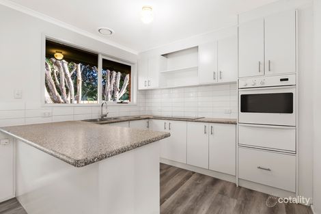 Property photo of 2/30 Strathallan Road Macleod VIC 3085