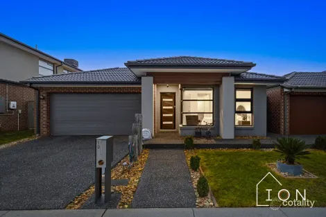 19 Kiwi Cres, Cranbourne South, VIC 3977