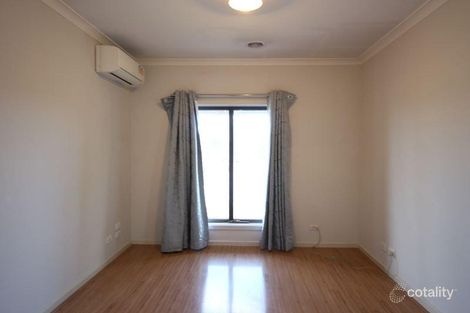 Property photo of 34 Ebony Circuit Craigieburn VIC 3064