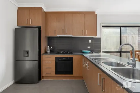 Property photo of 9 Ballam Way Doreen VIC 3754