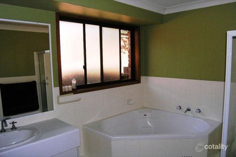 Property photo of 12 Woodview Avenue Lisarow NSW 2250