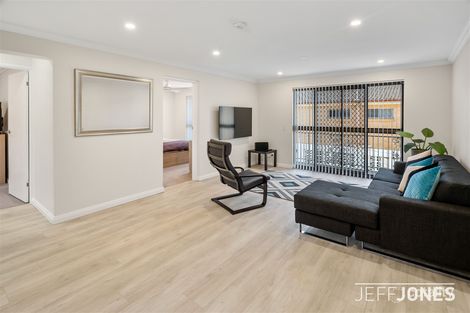 Property photo of 2/182 Juliette Street Greenslopes QLD 4120