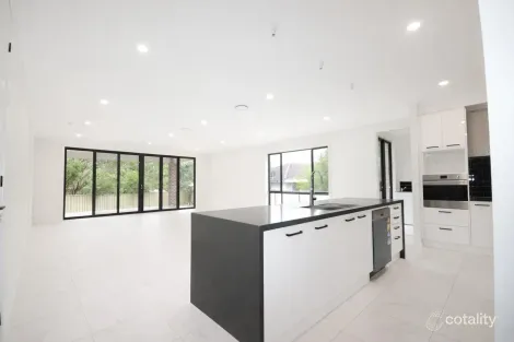 Property photo of 12 Polo Crescent Girraween NSW 2145