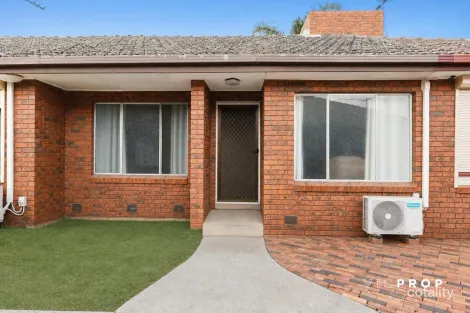 Property photo of 4/1-3 Ruth Street St Albans VIC 3021