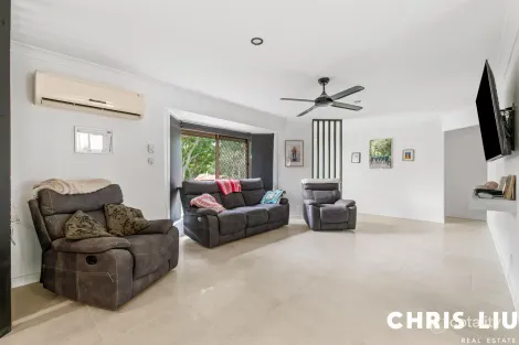 Property photo of 28 Black Diamond Crescent Edens Landing QLD 4207