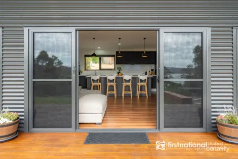 35a Blyth Pde, Great Bay, TAS 7150