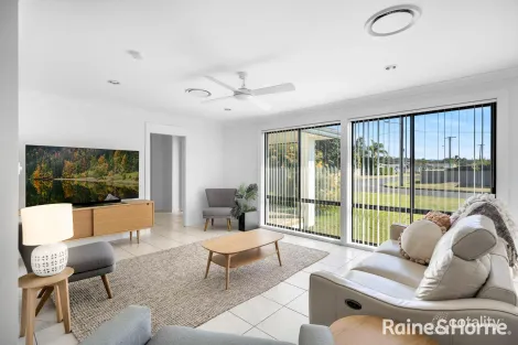 Property photo of 8 Davison Drive Shoalhaven Heads NSW 2535