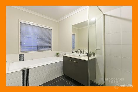 Property photo of 11 Gardenia Circuit Heathwood QLD 4110