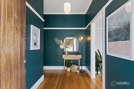 Property photo of 14 Cairns Avenue Newtown VIC 3220