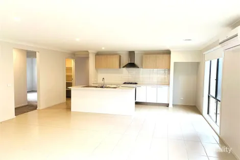 Property photo of 45 Moroak Crescent Clyde North VIC 3978