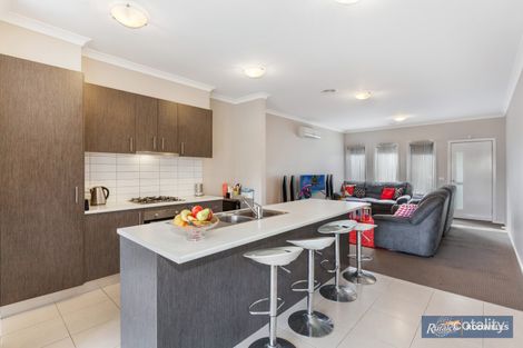 Property photo of 21 Ravenwoods Way Craigieburn VIC 3064