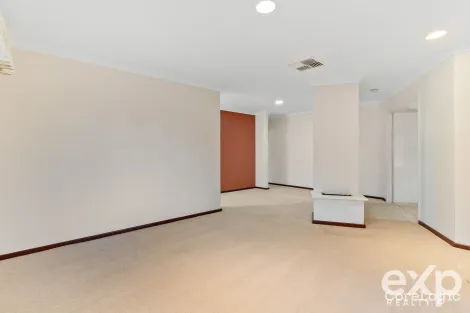 Property photo of 10 Fern Court Warnbro WA 6169