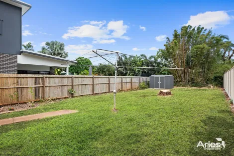 Property photo of 5 Eversleigh Road Scarborough QLD 4020