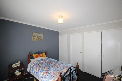Property photo of 2 Broadbent Way Pakenham VIC 3810