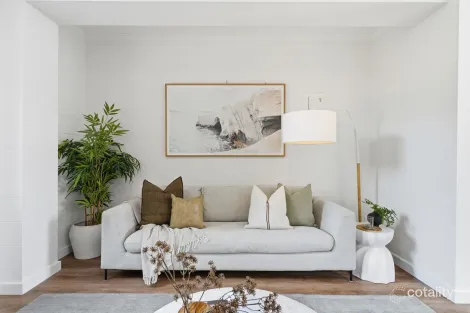 Property photo of 72 Surf Road Seven Mile Beach TAS 7170