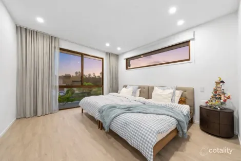 Property photo of 93 Serenity Boulevard Helensvale QLD 4212