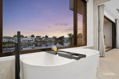 Property photo of 93 Serenity Boulevard Helensvale QLD 4212