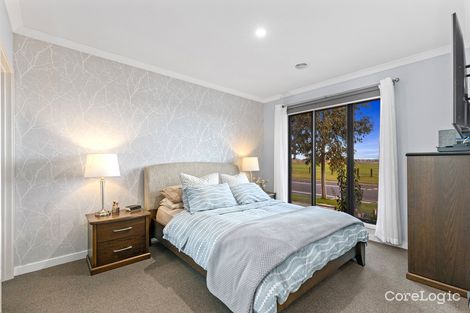 Property photo of 41 Springleaf Avenue Clyde North VIC 3978