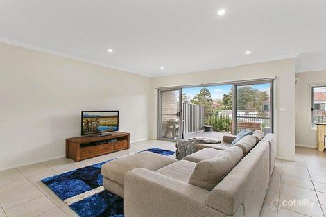 Property photo of 4/8 Sproule Crescent Balgownie NSW 2519