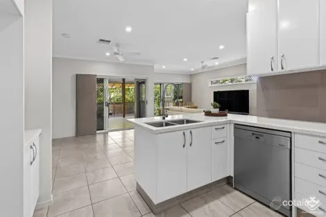 Property photo of 14 Sovereign Place Bridgeman Downs QLD 4035