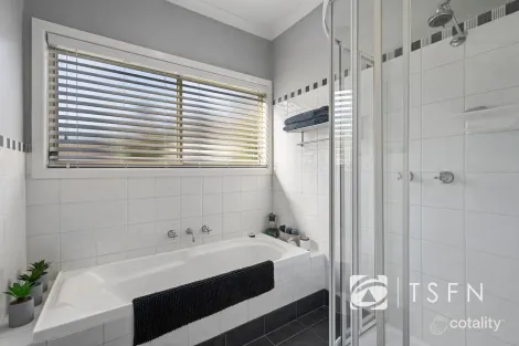 Property photo of 12 Lyndale Court Flora Hill VIC 3550