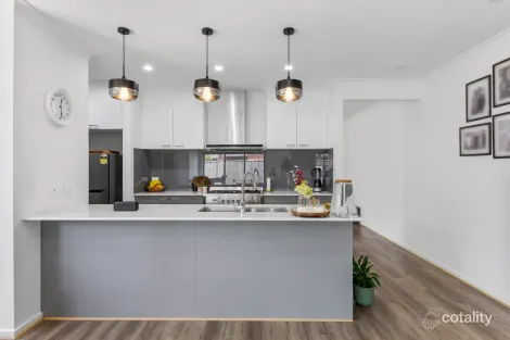 Property photo of 3 Catisfield Circuit Donnybrook VIC 3064