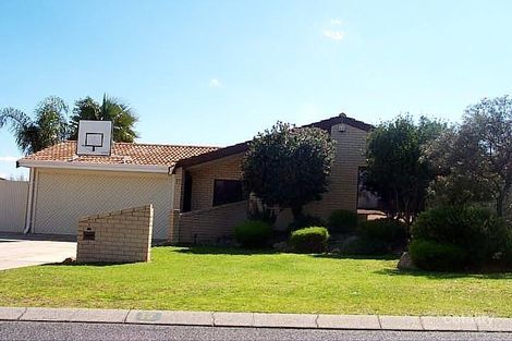 17 Sandgate Way, Marangaroo, WA 6064