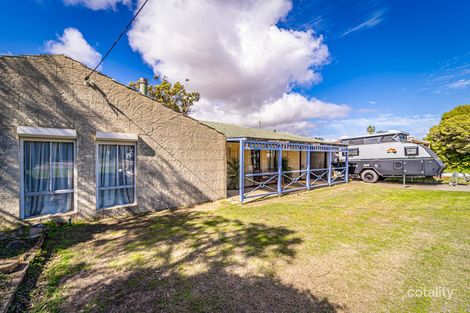 Property photo of 10 Knowle Way Warnbro WA 6169
