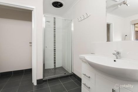 Property photo of 2/2 Fassifern Court Hamlyn Heights VIC 3215