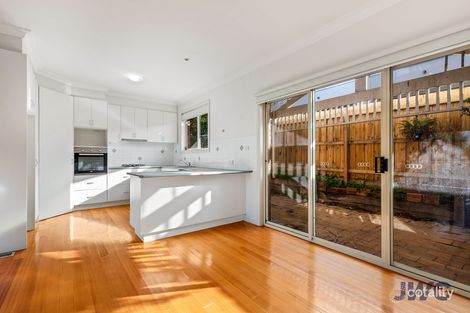 Property photo of 2/21 Anthony Avenue Doncaster VIC 3108