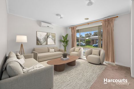 Property photo of 5 Swamp Gum Close Pakenham VIC 3810