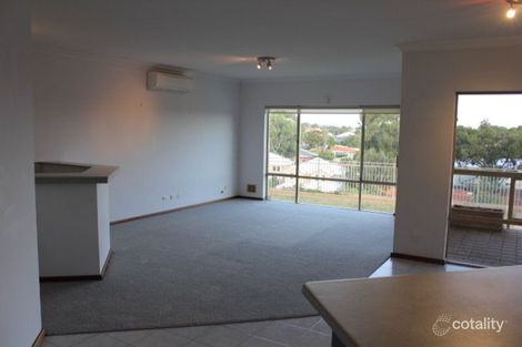 Property photo of 18 Geordie Rise Sorrento WA 6020