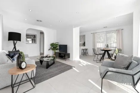 Property photo of 12 Broderick Road Carrum Downs VIC 3201